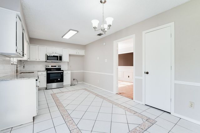 2013 Arles Lane, Carrollton, TX 75007