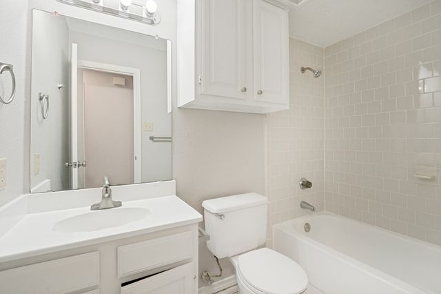 2013 Arles Lane, Carrollton, TX 75007