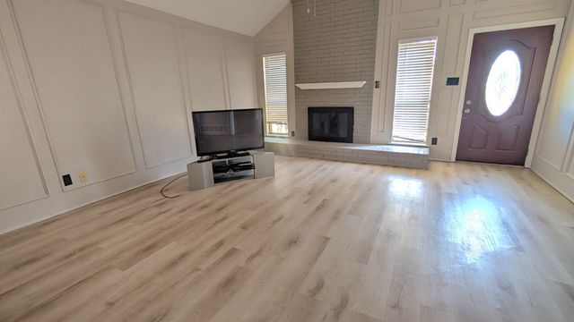 2013 Arles Lane, Carrollton, TX 75007