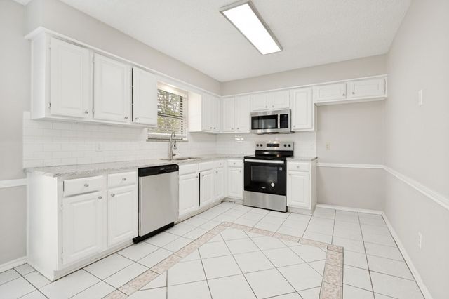 2013 Arles Lane, Carrollton, TX 75007