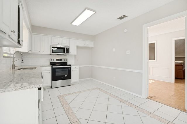 2013 Arles Lane, Carrollton, TX 75007