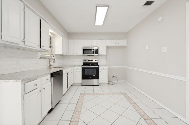 2013 Arles Lane, Carrollton, TX 75007