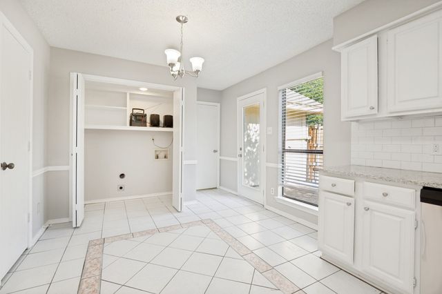 2013 Arles Lane, Carrollton, TX 75007