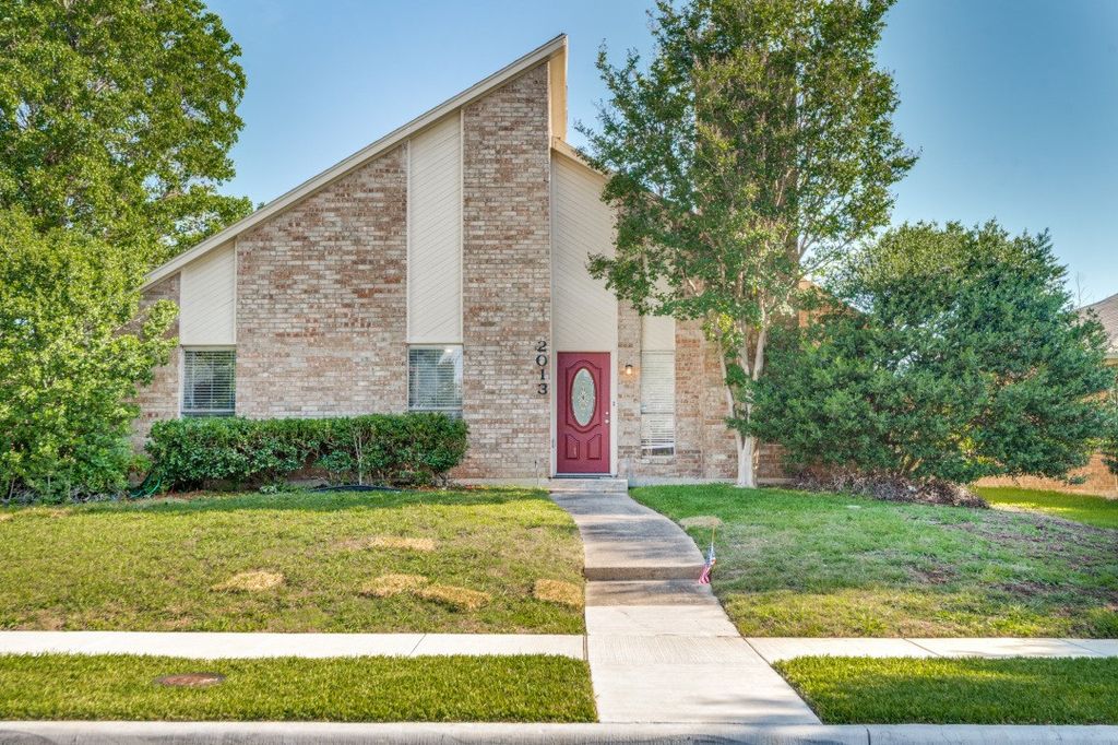 2013 Arles Lane, Carrollton, TX 75007