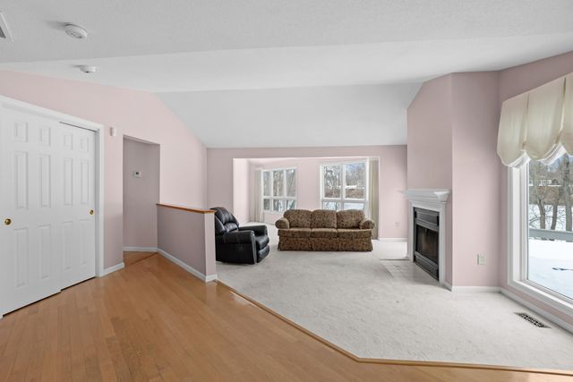 79 Walden Pond Drive, Nashua, NH 03064