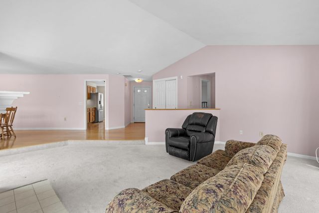 79 Walden Pond Drive, Nashua, NH 03064