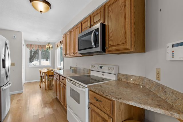 79 Walden Pond Drive, Nashua, NH 03064