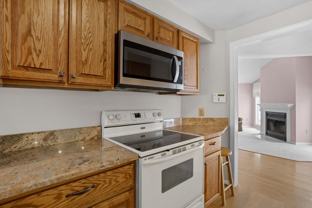 79 Walden Pond Drive, Nashua, NH 03064