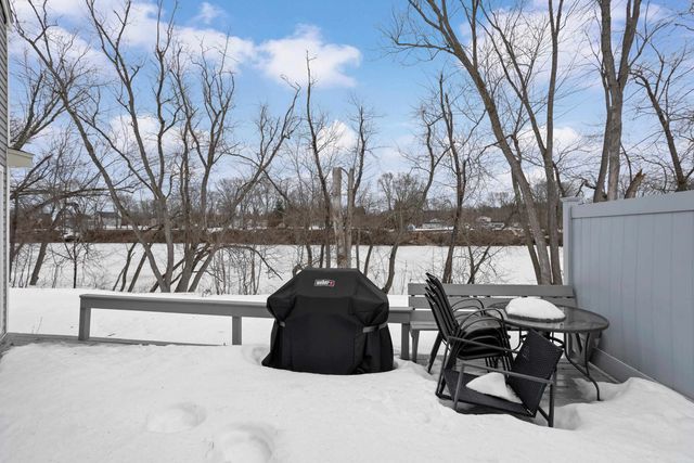 79 Walden Pond Drive, Nashua, NH 03064