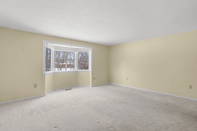 79 Walden Pond Drive, Nashua, NH 03064