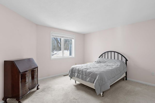 79 Walden Pond Drive, Nashua, NH 03064