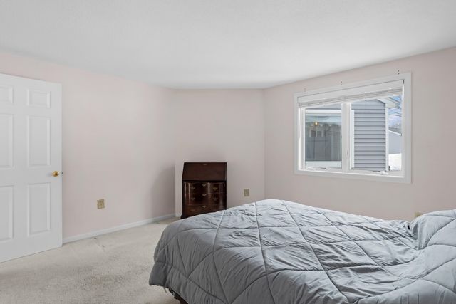 79 Walden Pond Drive, Nashua, NH 03064