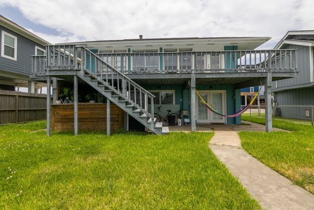 34 Dolphin Street, Hitchcock, TX 77563