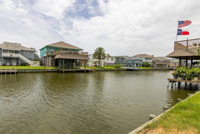 34 Dolphin Street, Hitchcock, TX 77563