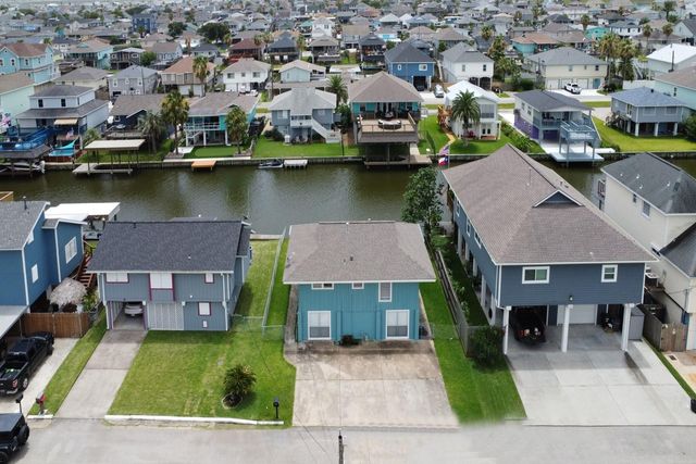 34 Dolphin Street, Hitchcock, TX 77563