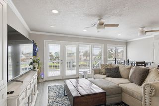 34 Dolphin Street, Hitchcock, TX 77563
