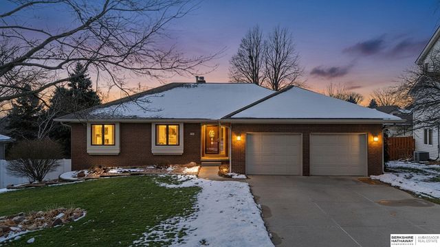 326 S 157th Street, Omaha, NE 68118