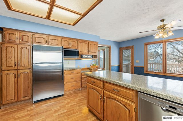 326 S 157th Street, Omaha, NE 68118