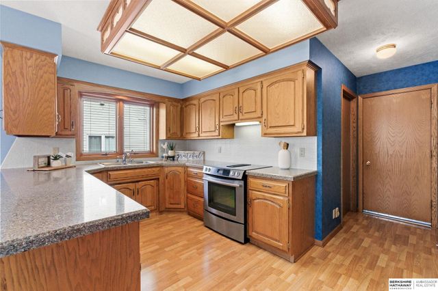 326 S 157th Street, Omaha, NE 68118