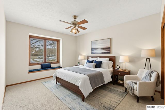 326 S 157th Street, Omaha, NE 68118