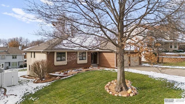 326 S 157th Street, Omaha, NE 68118