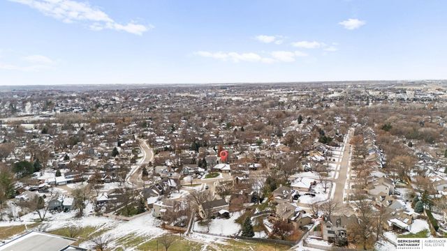326 S 157th Street, Omaha, NE 68118