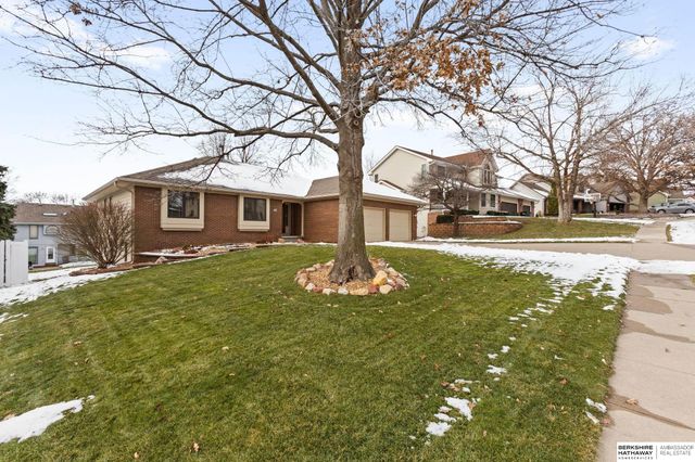 326 S 157th Street, Omaha, NE 68118