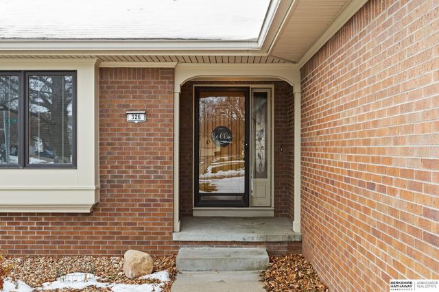 326 S 157th Street, Omaha, NE 68118