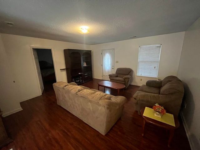 207 Woodlawn Dr, Gaffney, SC 29340