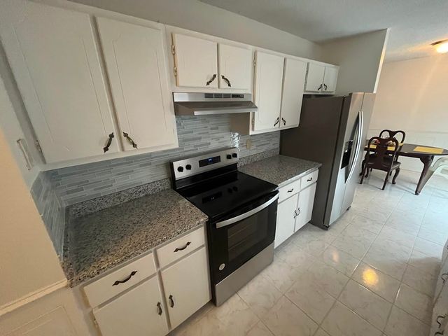 207 Woodlawn Dr, Gaffney, SC 29340