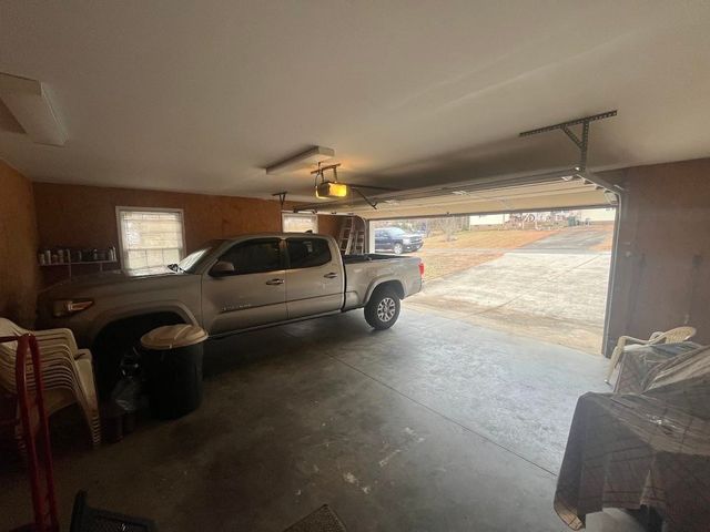 207 Woodlawn Dr, Gaffney, SC 29340