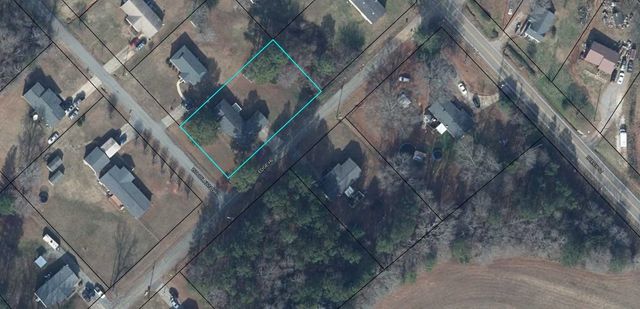 207 Woodlawn Dr, Gaffney, SC 29340