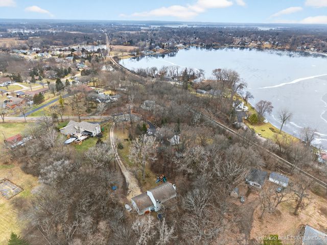 25815 W Hilltop Drive, Ingleside, IL 60041