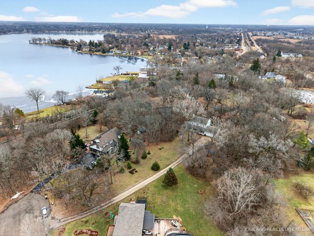 25815 W Hilltop Drive, Ingleside, IL 60041