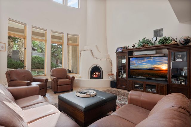 6604 Paddington, Albuquerque, NM 87111