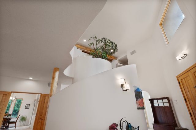 6604 Paddington, Albuquerque, NM 87111