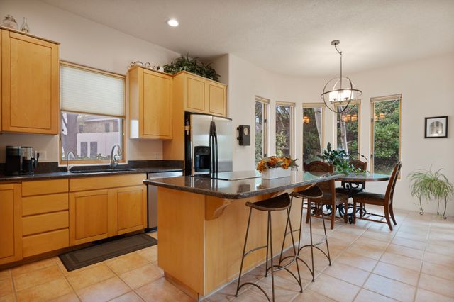 6604 Paddington, Albuquerque, NM 87111