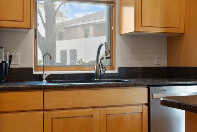 6604 Paddington, Albuquerque, NM 87111