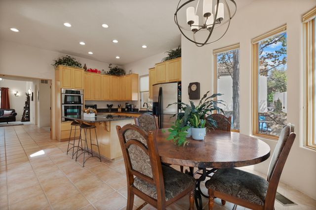 6604 Paddington, Albuquerque, NM 87111