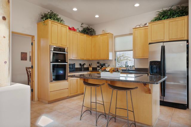 6604 Paddington, Albuquerque, NM 87111