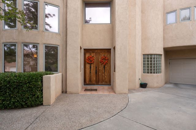 6604 Paddington, Albuquerque, NM 87111