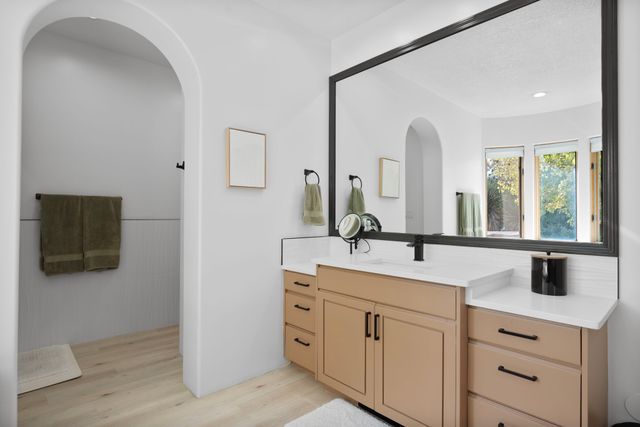 6604 Paddington, Albuquerque, NM 87111