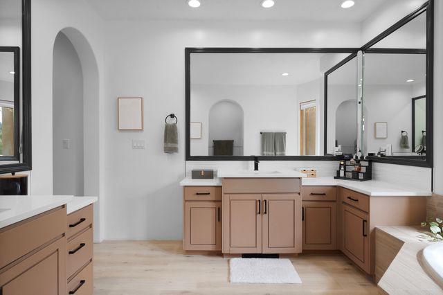 6604 Paddington, Albuquerque, NM 87111