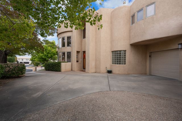 6604 Paddington, Albuquerque, NM 87111