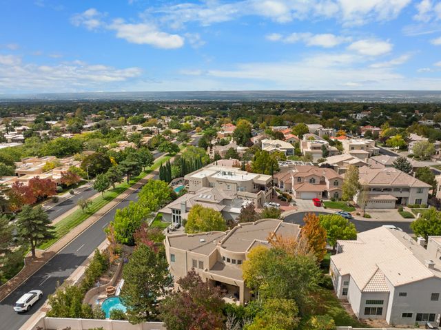 6604 Paddington, Albuquerque, NM 87111