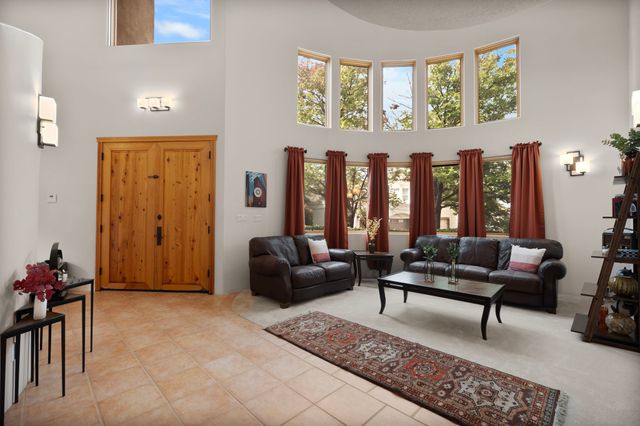 6604 Paddington, Albuquerque, NM 87111