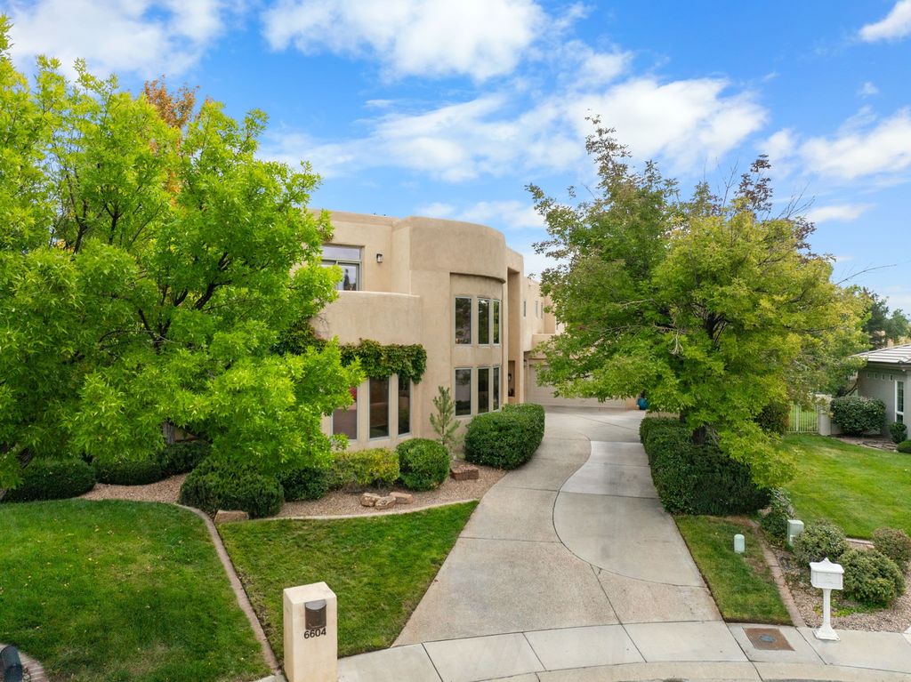 6604 Paddington, Albuquerque, NM 87111