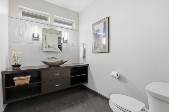 2121 E Cherrytree Ln, Spokane, WA 99203