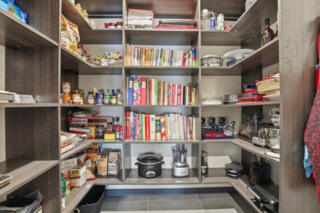 2121 E Cherrytree Ln, Spokane, WA 99203