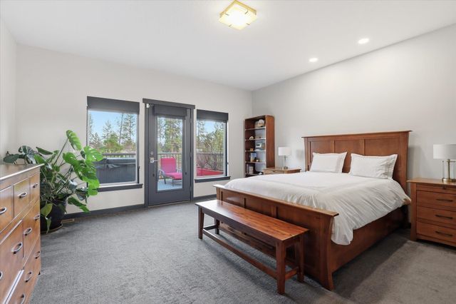 2121 E Cherrytree Ln, Spokane, WA 99203